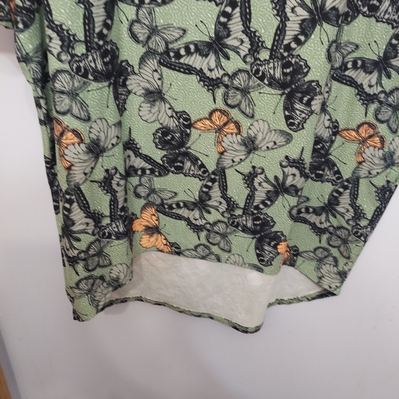 Lularoe butterfly print Irma XS oversized flowy - Picture 5 of 8
